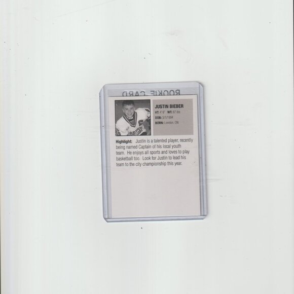 JUSTIN BIEBER SCARES HOCKEY ROOKIE CARD NEW.FREE SHIPPING - Picture 2 of 2